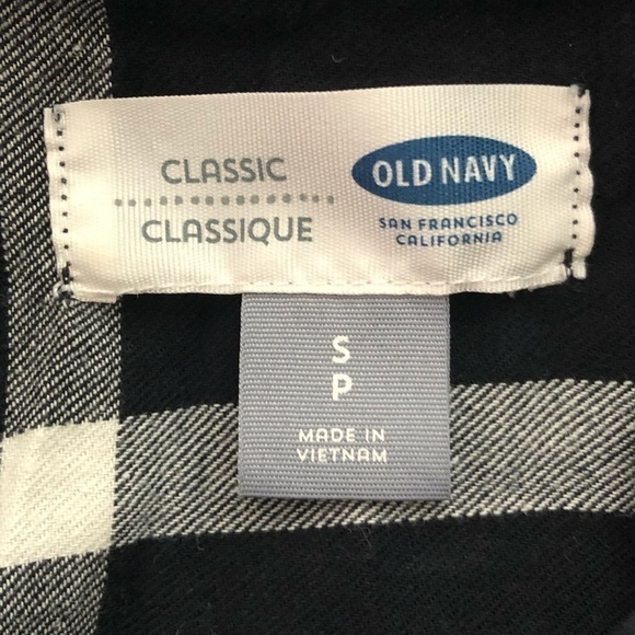 Old Navy long sleeved black checked top. Small - Picture 6 of 6